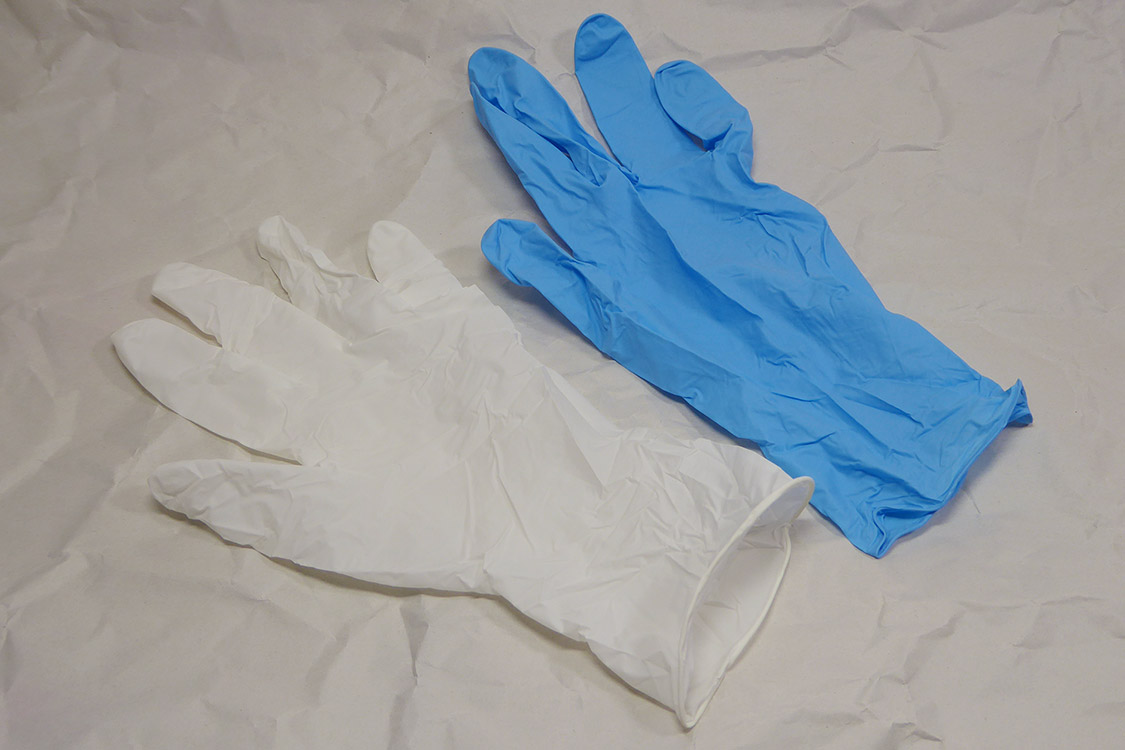 73％以上節約 川西工業 ニトリル 使いきり極薄手袋 粉なし ホワイト Ｍ ＃２０３９ １箱 １００枚 riosmauricio.com